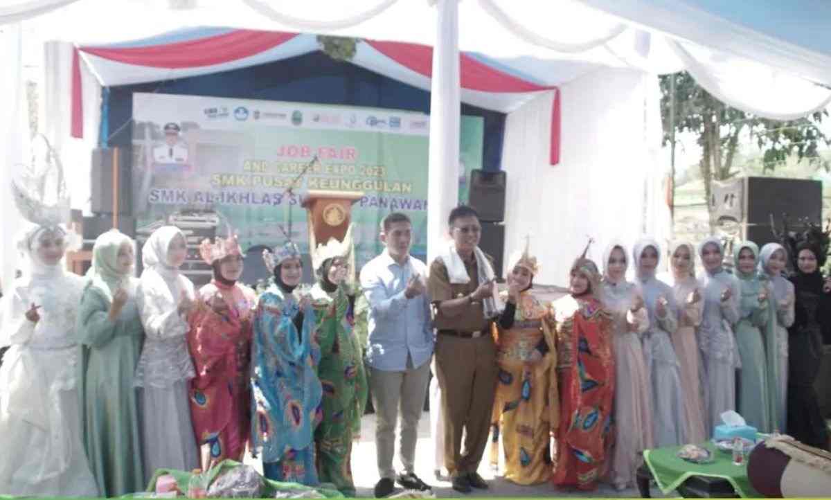Unigal Ikuti Job Fair & Career Expo di SMK Al-Ikhlas Susuru Panawangan Ciamis